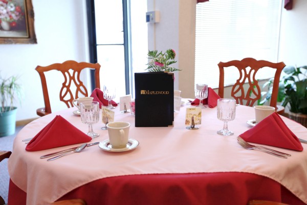 Maplewood of Mt. Pleasant: Dining