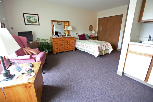 Maplewood of Mt. Pleasant: Private Guest Room