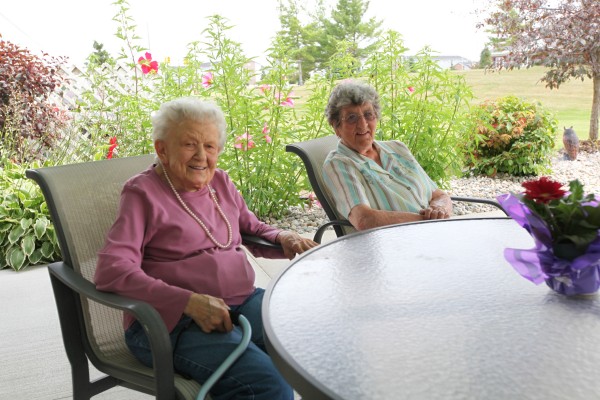 Maplewood of Mt. Pleasant: Courtyard